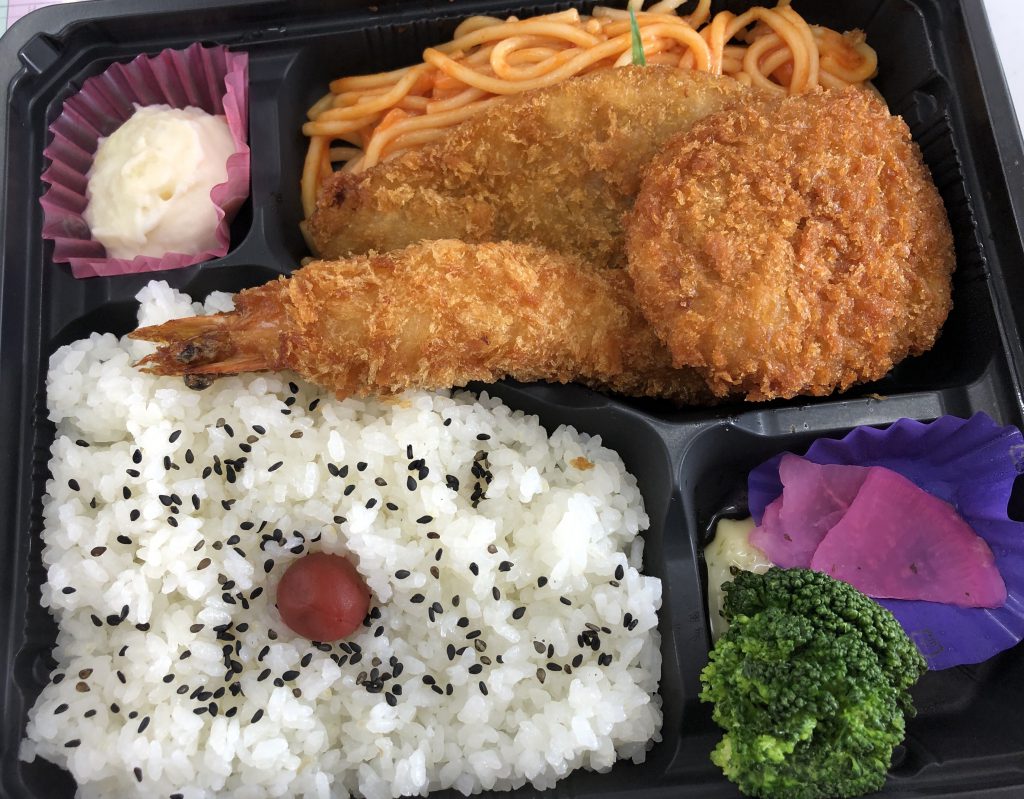 思い切ったエビフライ