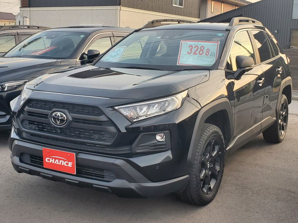 今日紹介する在庫車はRAV4！！