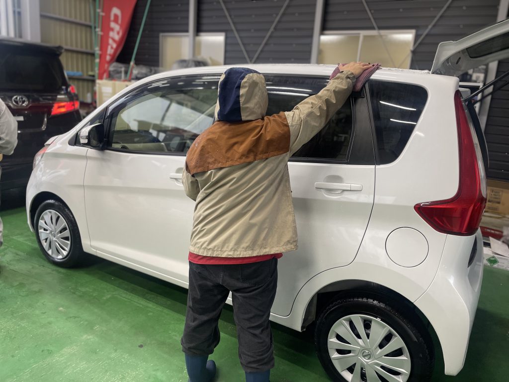 雨の中の入庫準備中🚗