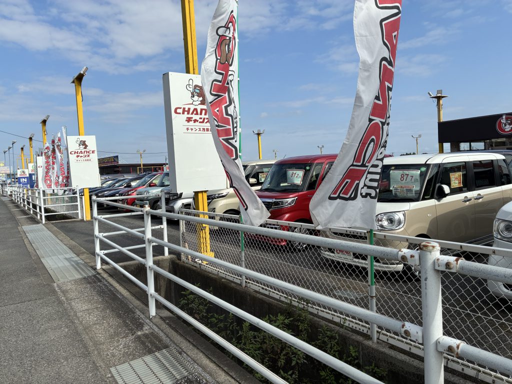 出入口ならびに駐車場の位置が変更になりました