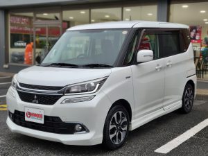 🚗✨新着入庫!【三菱 デリカD2 カスタム HV】装備充実のパールホワイトが入荷しました!✨