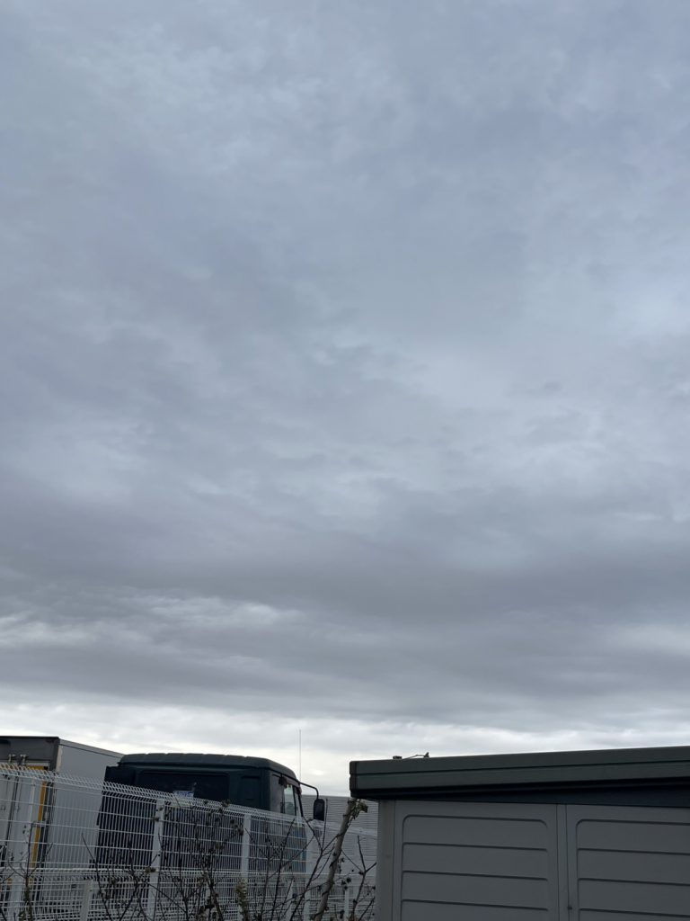 ☆今にも・・・🌂☆