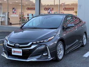 🔌電気もガソリンも！H29年式プリウスPHVが入庫✨大画面ナビ＆装備充実でおすすめです！