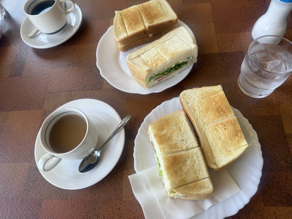 休日