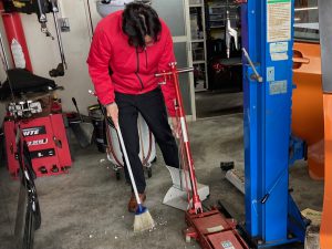 ネジばらまき店長🔩