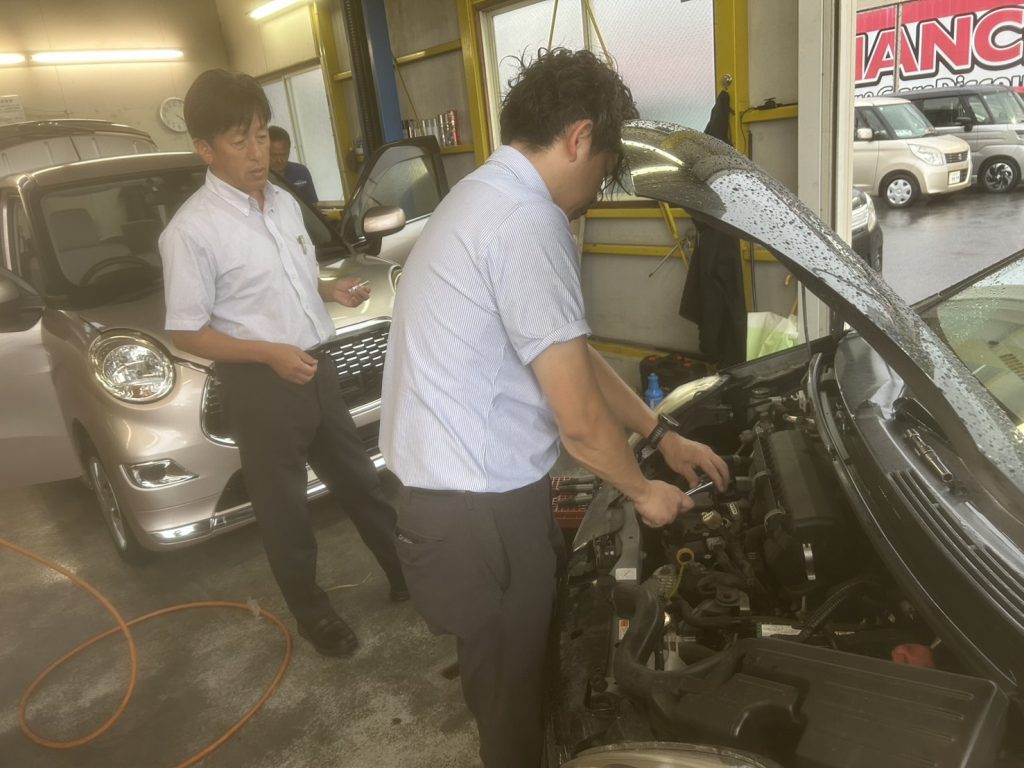 プラグ交換伝授中🔧