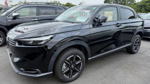 【特選車入荷！】令和4年式「ホンダ ヴェゼル」大人気の高級感あふれるブラックが登場！