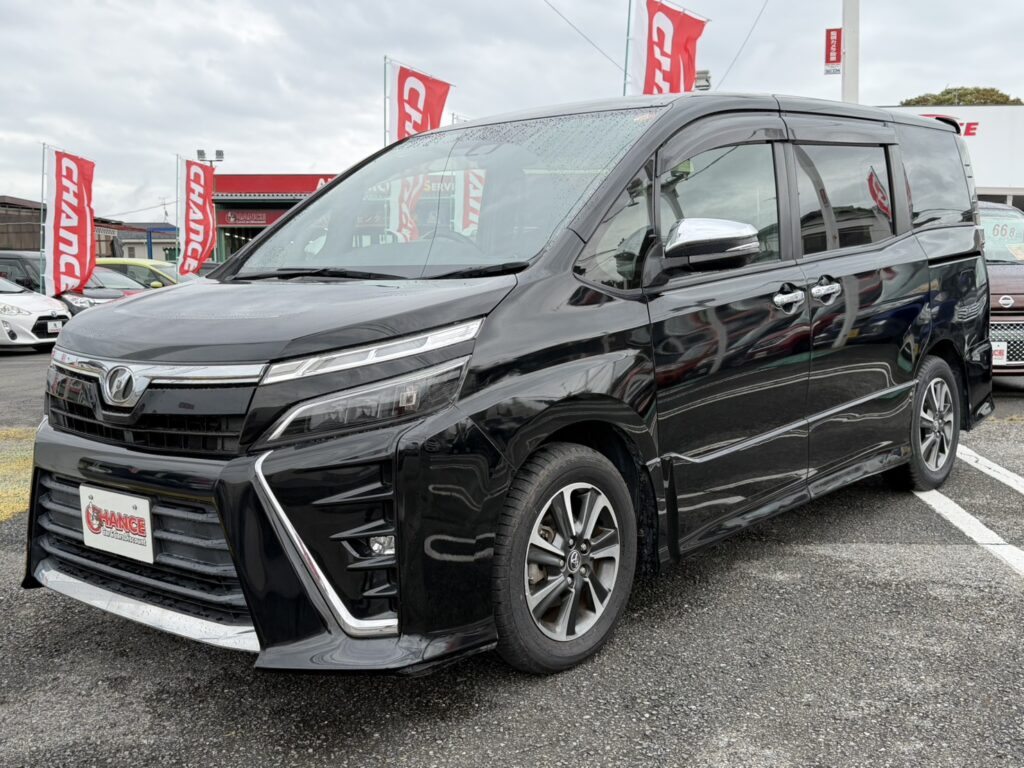 🚗【入庫情報】トヨタ ヴォクシー 2.0 ZS 煌(きらめき)