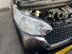 ヘッドライトの磨き作業🚗